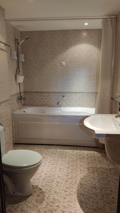 Annett Apartments At Emerald Hotel Банско Экстерьер фото