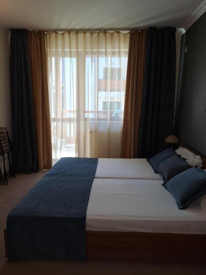 Annett Apartments At Emerald Hotel Банско Экстерьер фото